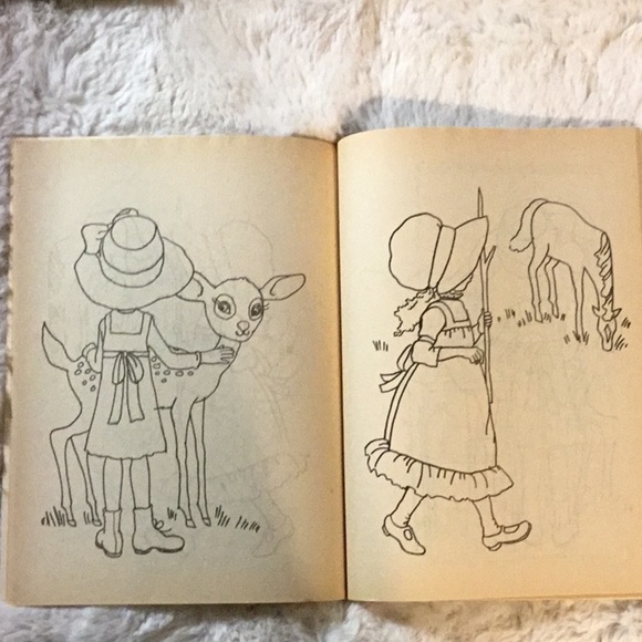 VINTAGE 1976 UNUSED Holly Hobbie Coloring Books Lot of 2 Rand McNally Set - Picture 14 of 16